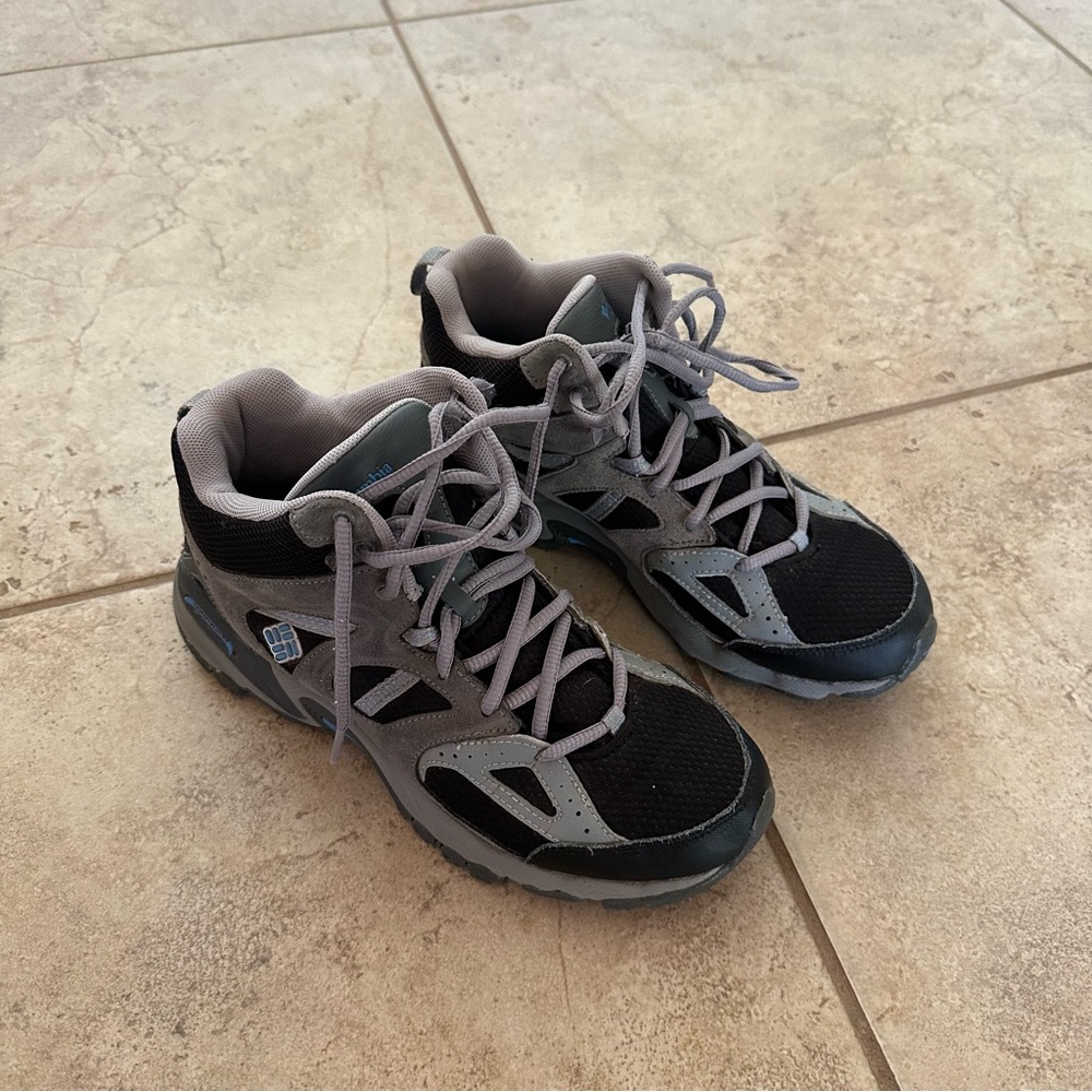 Columbia Gray and Black Hiking Shoes